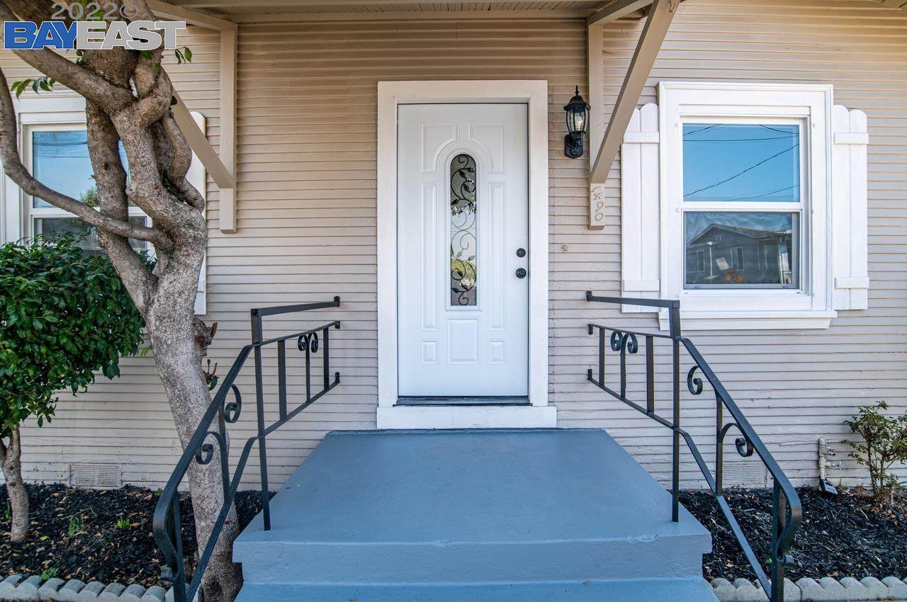 1490 76Th Ave - Photo 1