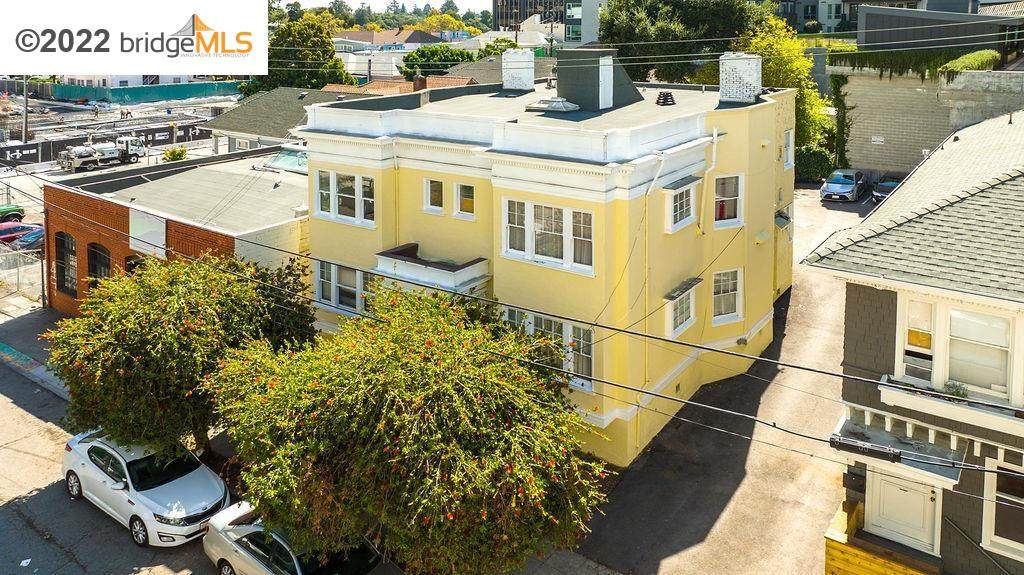 319 24Th St - Photo 1