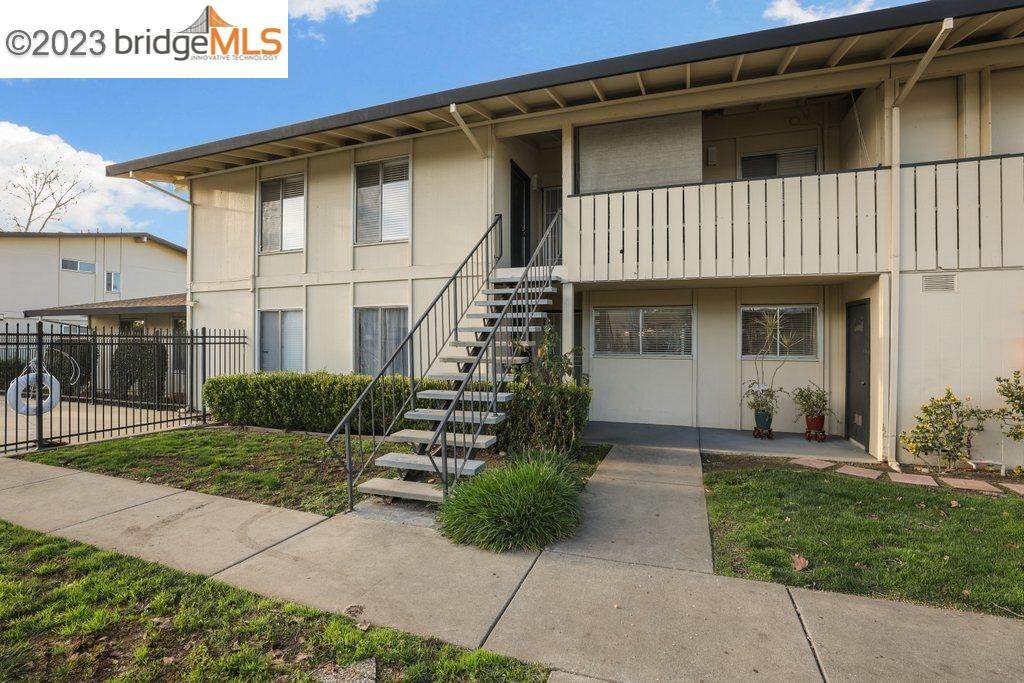 2525 Walters Way 11 - Photo 1