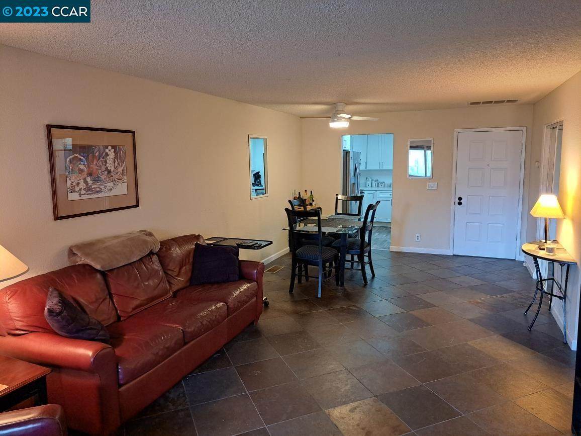 711 Chadwick Ln - Photo 1