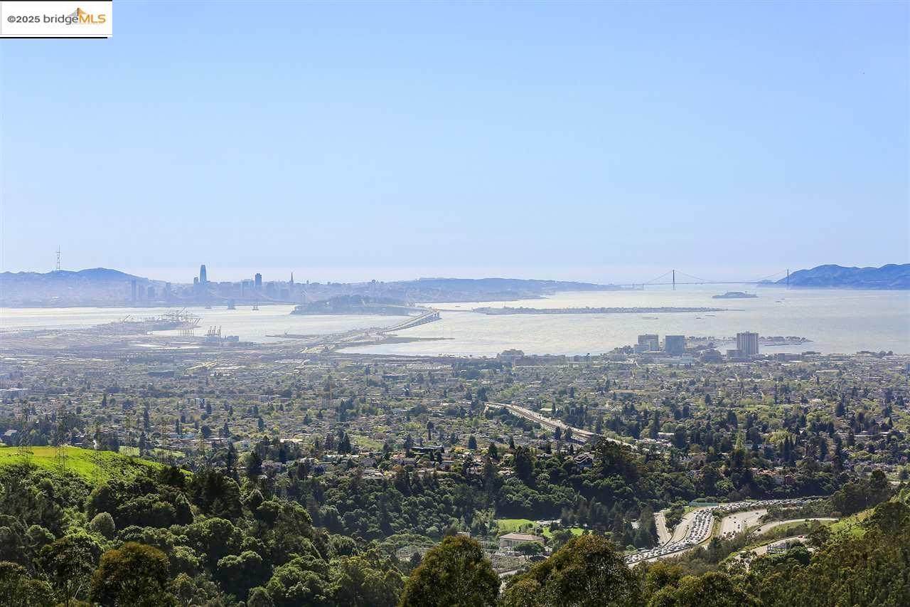 6118 Skyline Blvd - Photo 1