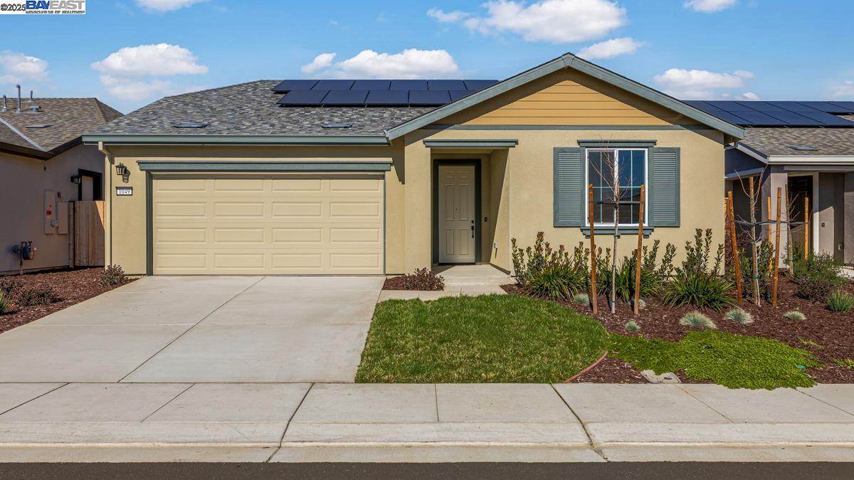 1049 Heathridge Street - Photo 1