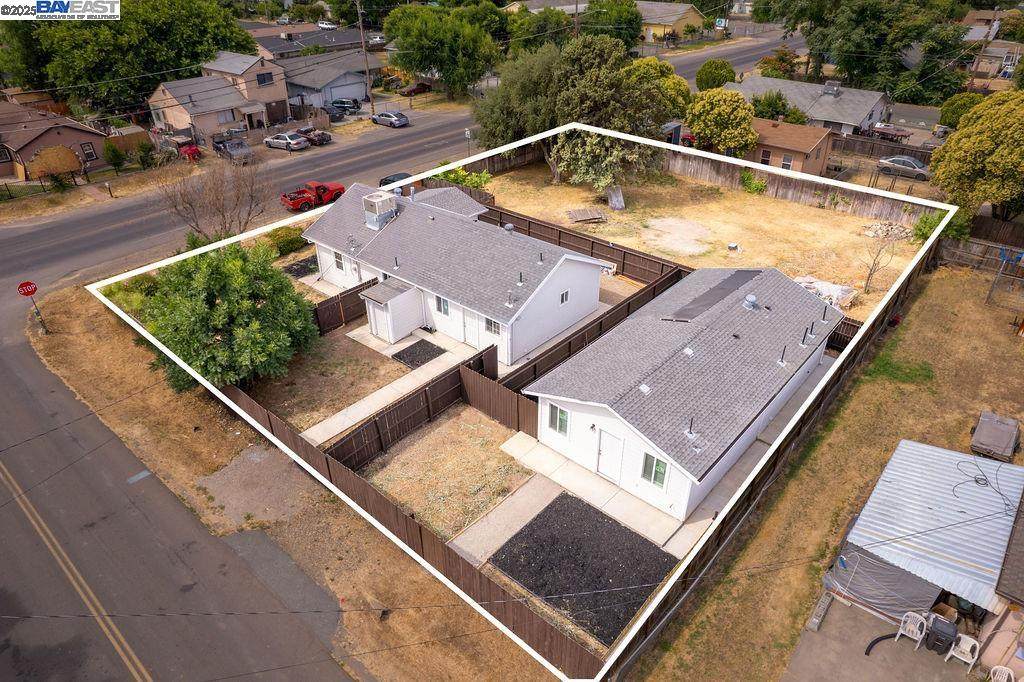 4733 Washington St - Photo 1