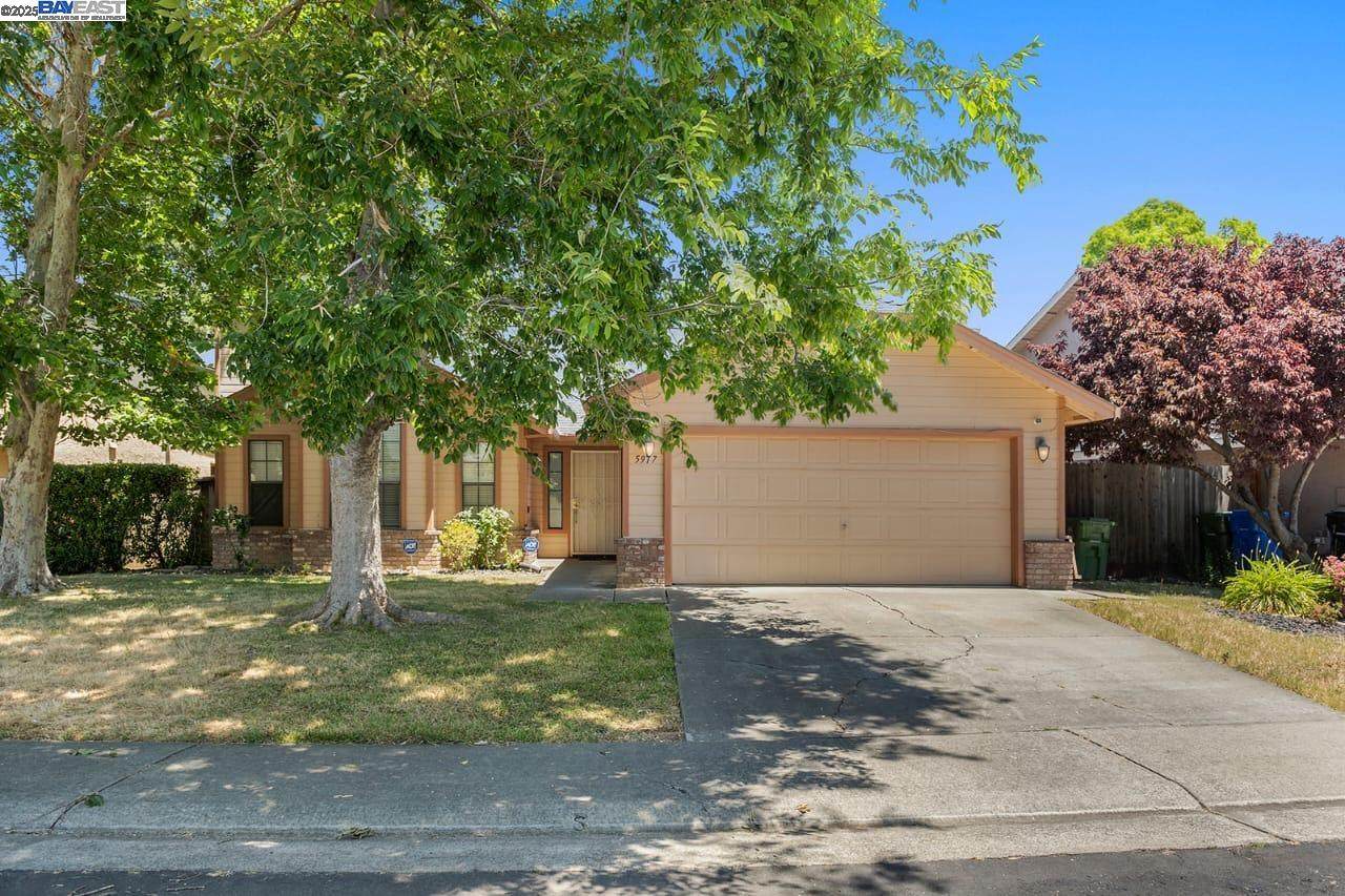 5917 Pine Vista Way - Photo 1