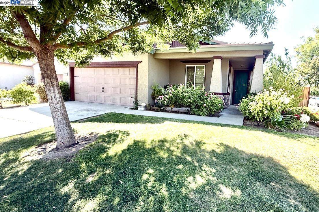 1431 Paco Way - Photo 1