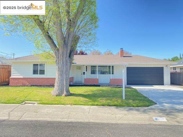 2157 Holbrook Dr - Photo 1