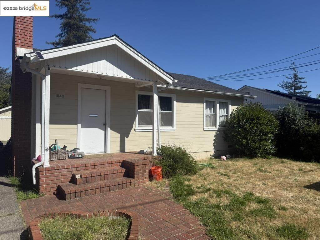 1040 4th St - Photo 1