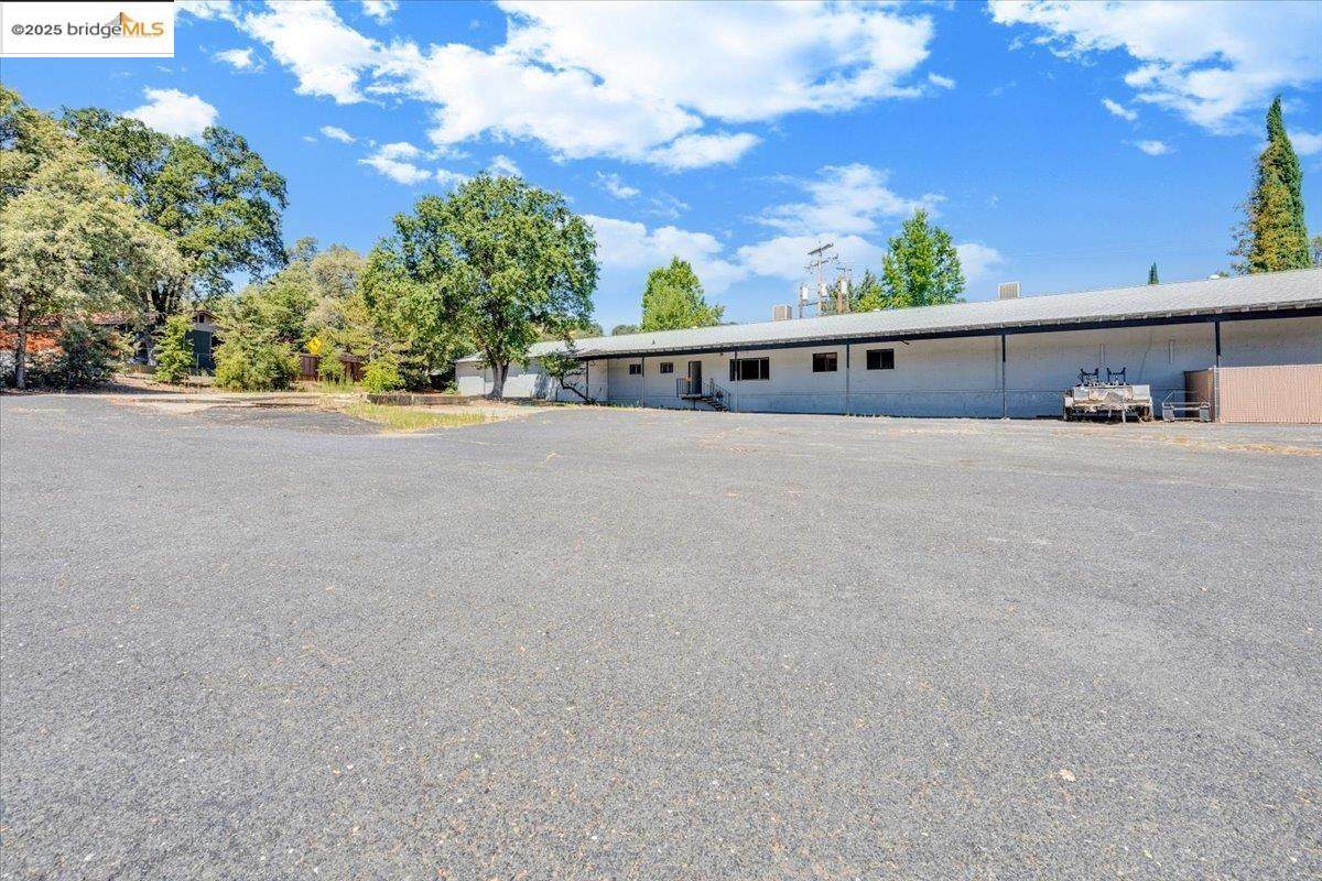 16928 Crestview Dr - Photo 1