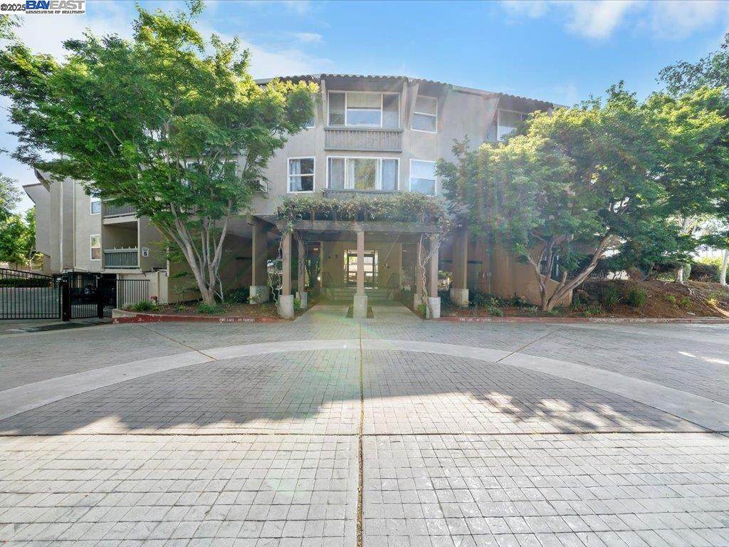 1085 Murrieta Blvd 318 - Photo 1