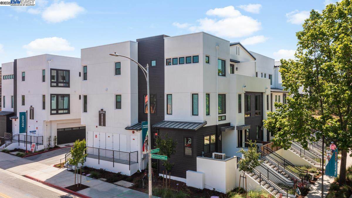 998 Harcot Court - Photo 1