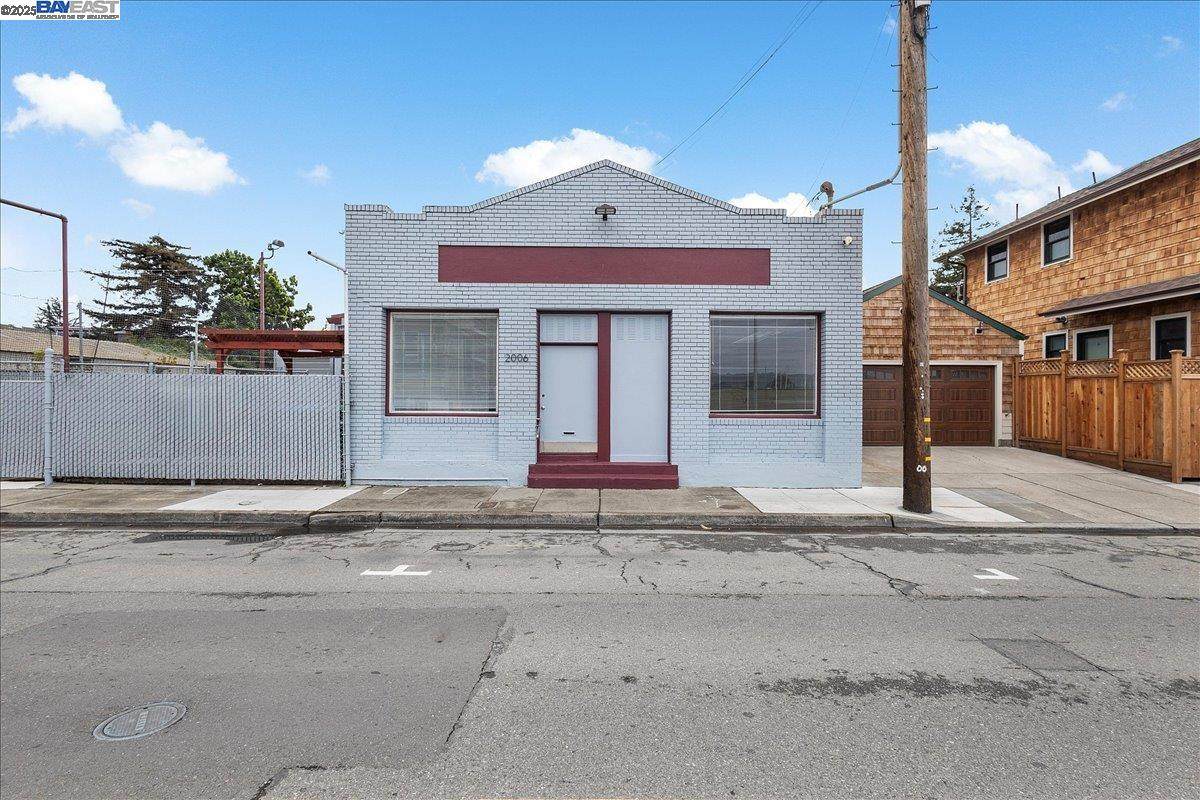 2006 Clement Ave - Photo 1