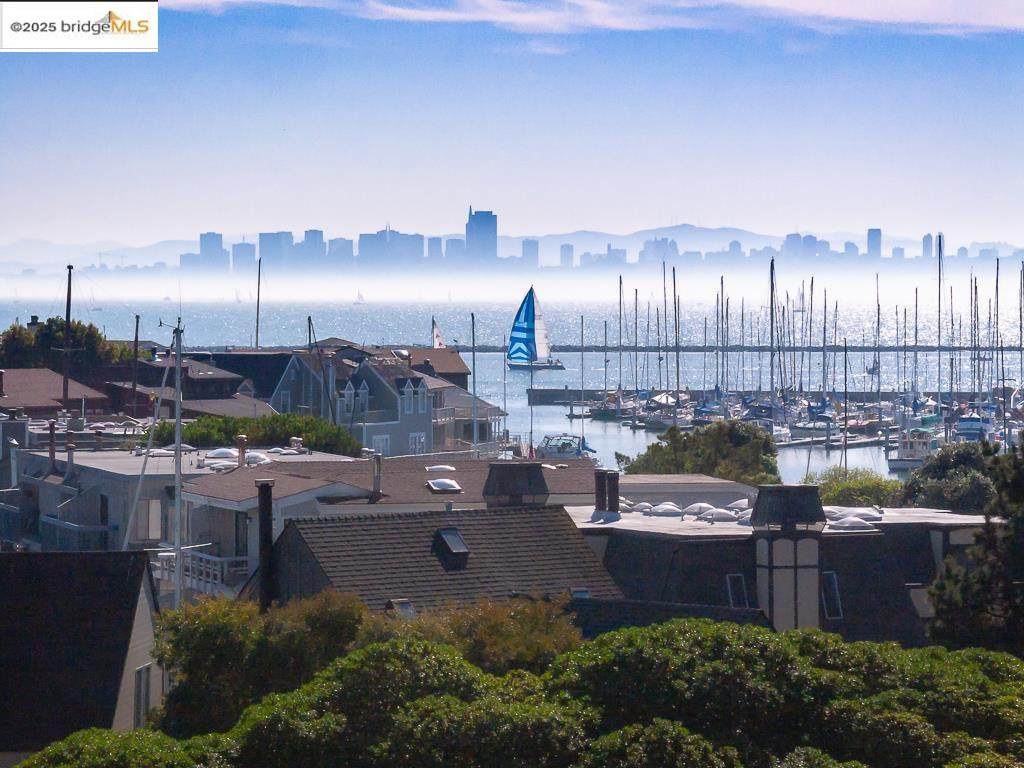 1300 Quarry Ct 303 - Photo 1