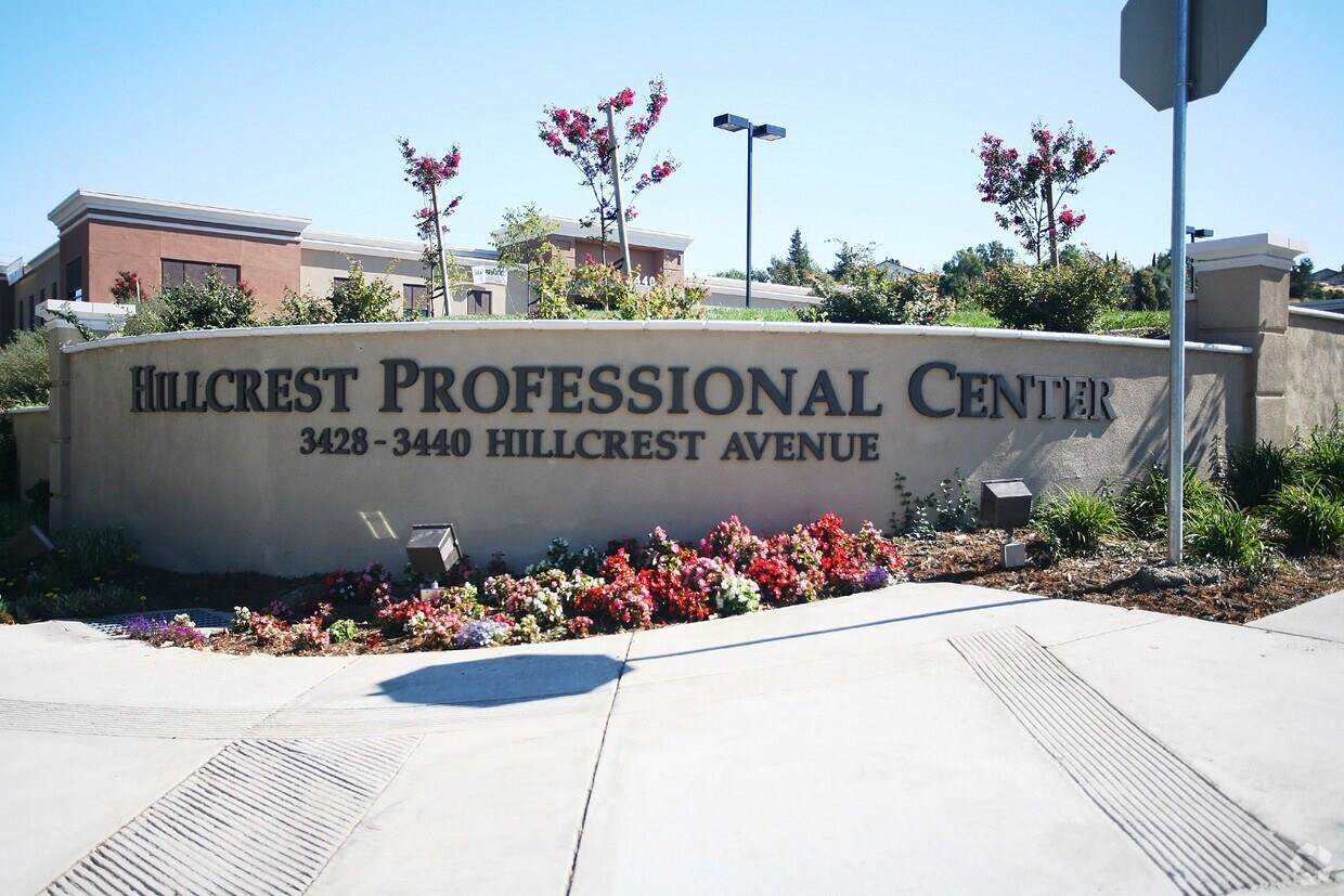 3436 Hillcrest Avenue - Photo 1