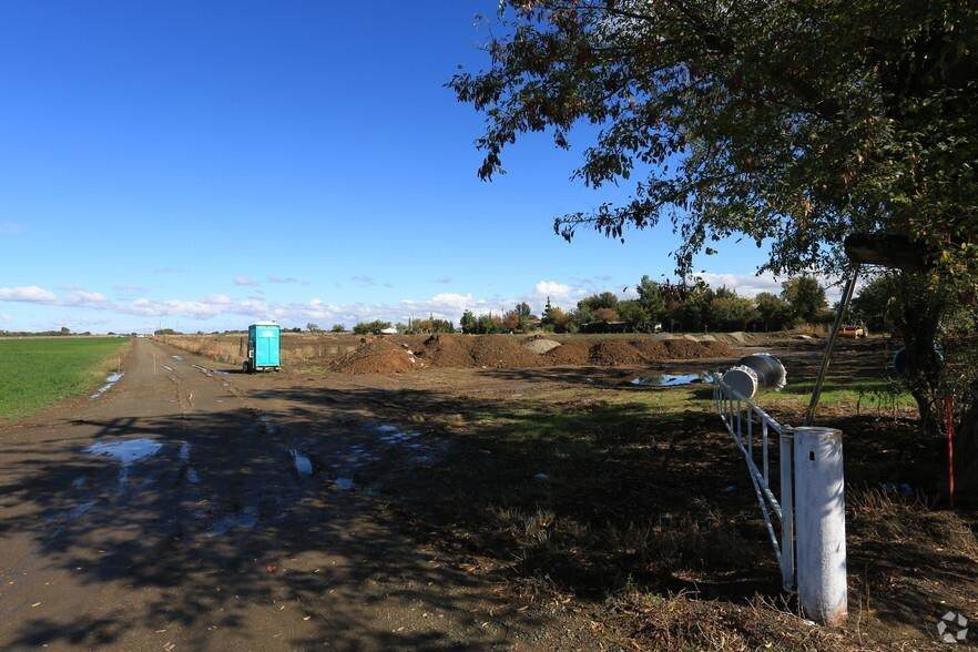 725 Vaughn - Photo 1