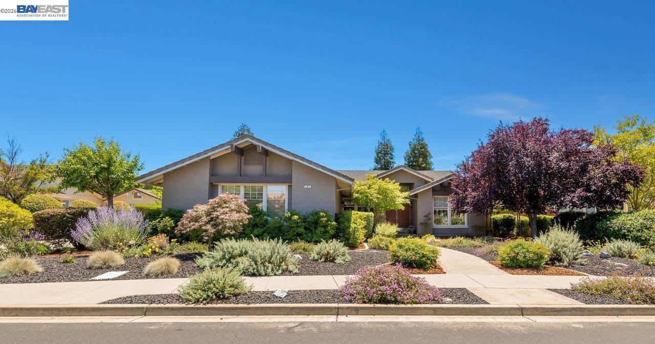 285 Sea Way - Photo 1