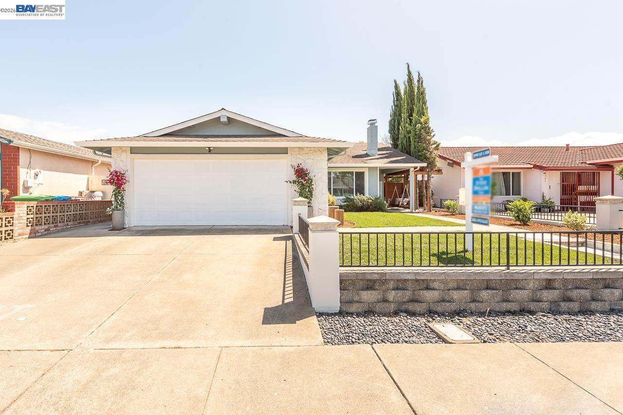 4339 Queensboro Way - Photo 1