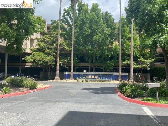 360 Civic Dr 411 - Photo 1