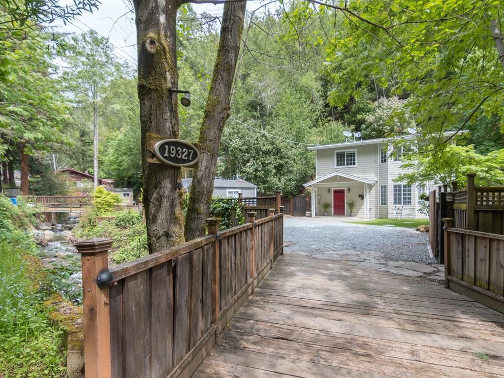 19327 Beardsley Rd - Photo 1