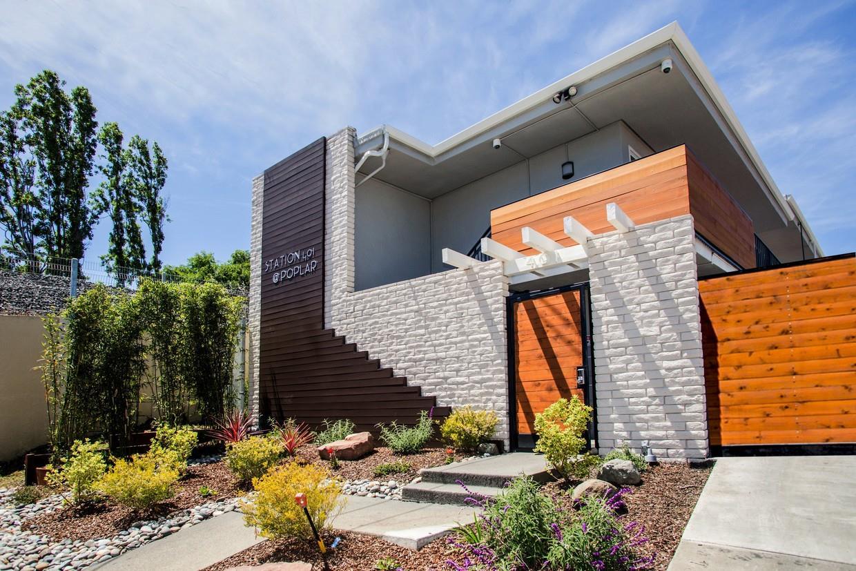 401 Poplar Ave - Photo 1