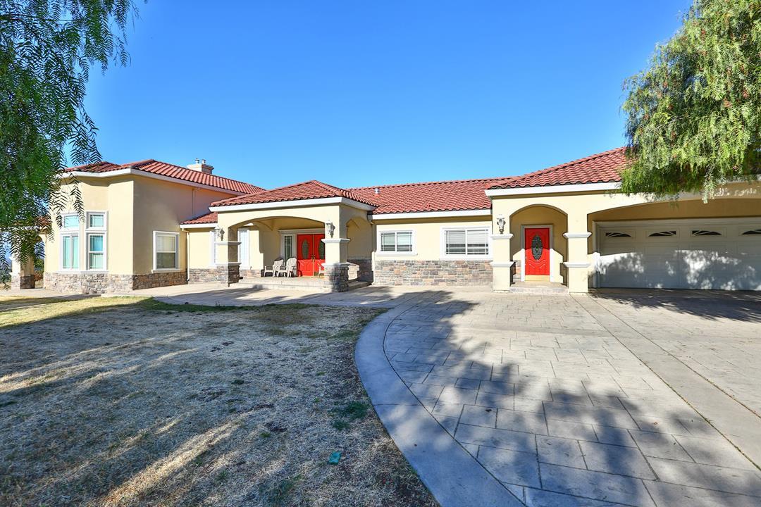 1272 Fleming Ave - Photo 1