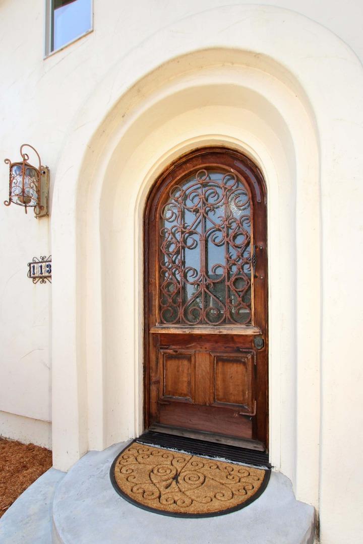 113 Loma Pl - Photo 1