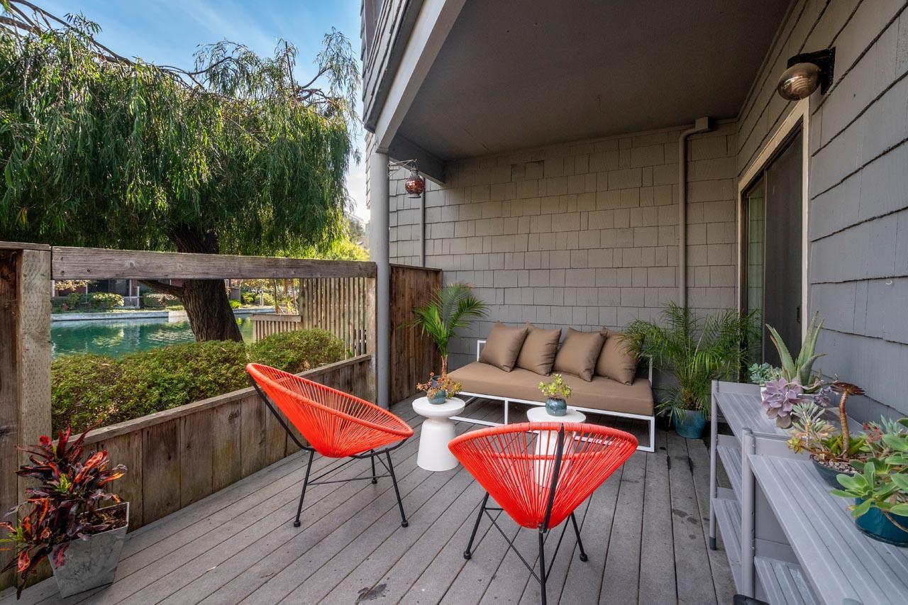 919 Shoreline Dr - Photo 1