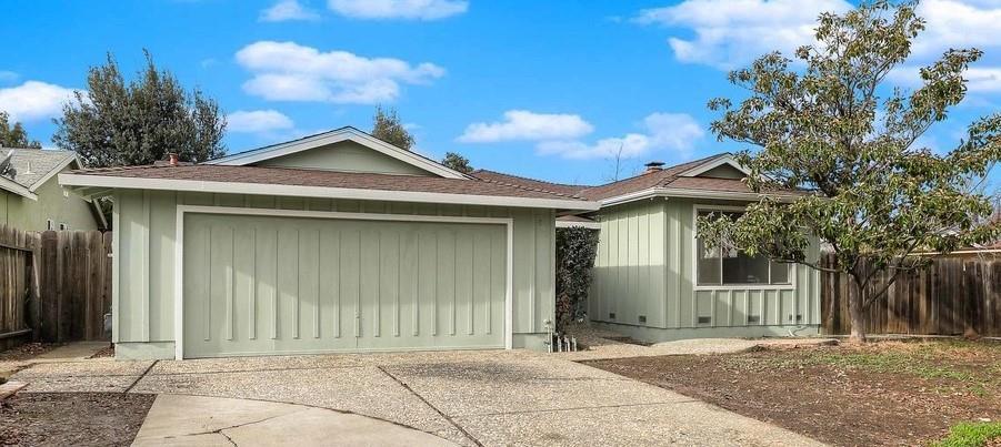 2893 White Rd - Photo 1