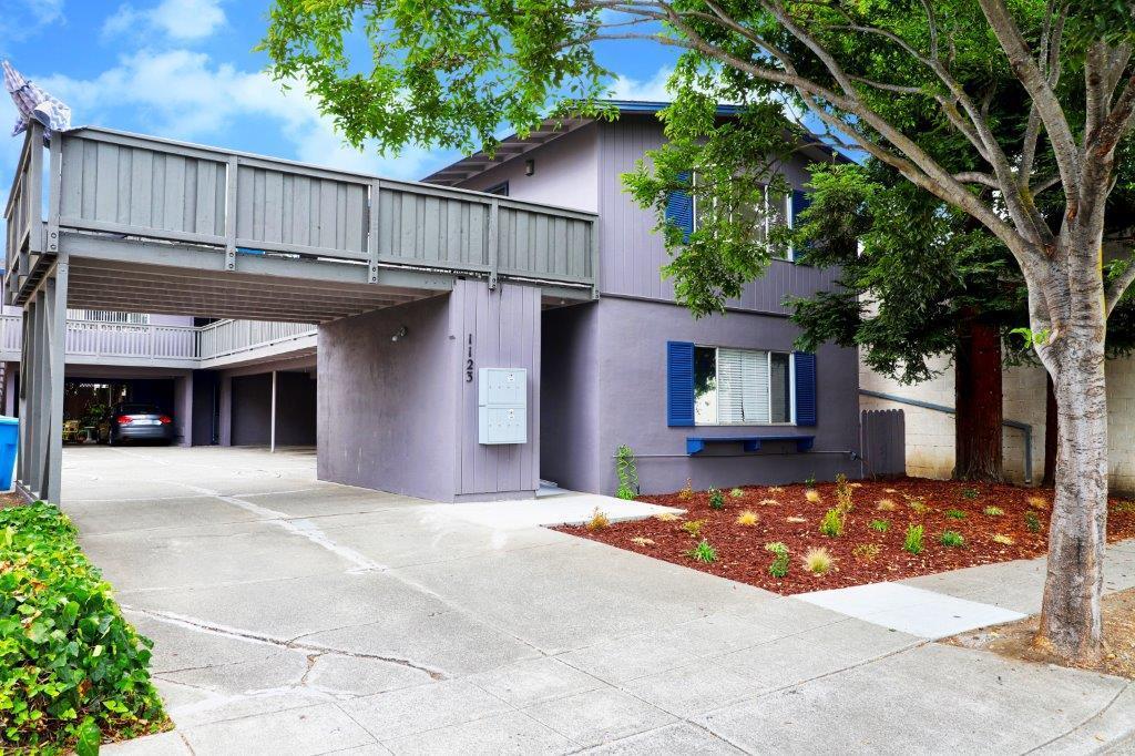 1123 Chula Vista Ave - Photo 1