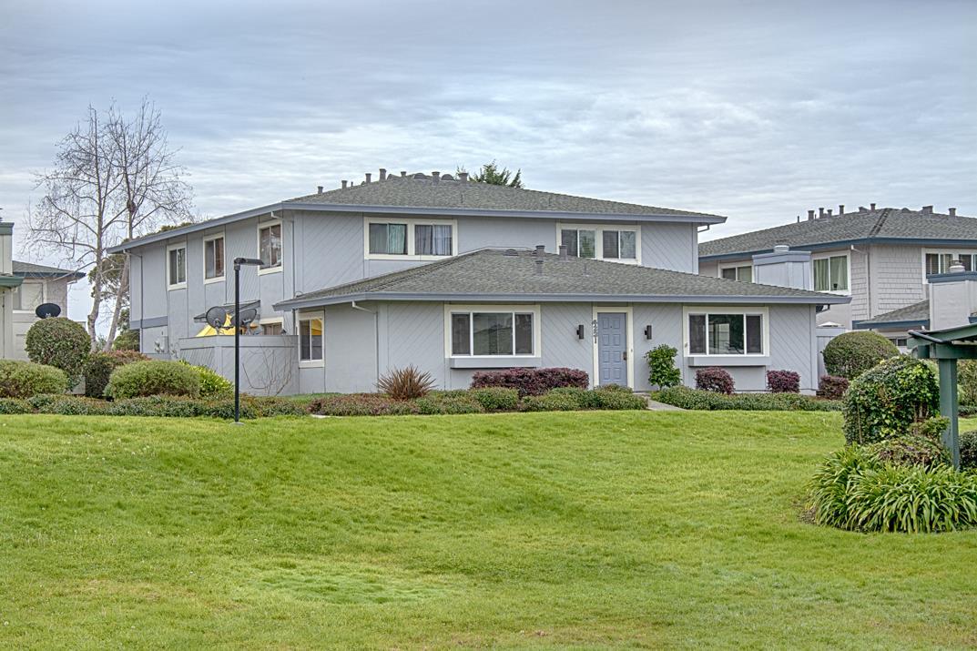 4231 Topsail Ct - Photo 1