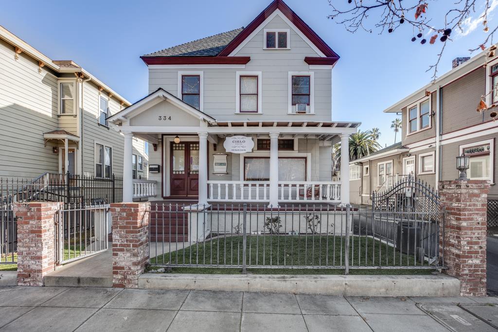 334 2nd St - Photo 1