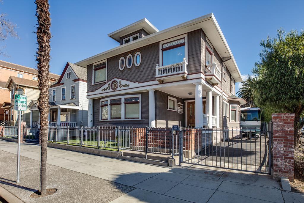 332 2nd St - Photo 1