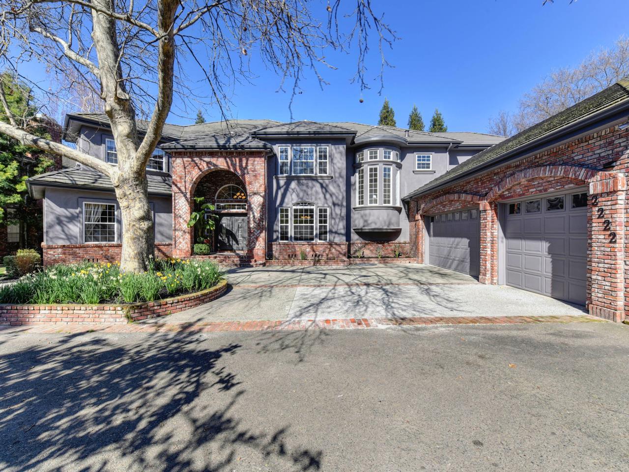 2222 Garfield Ave - Photo 1