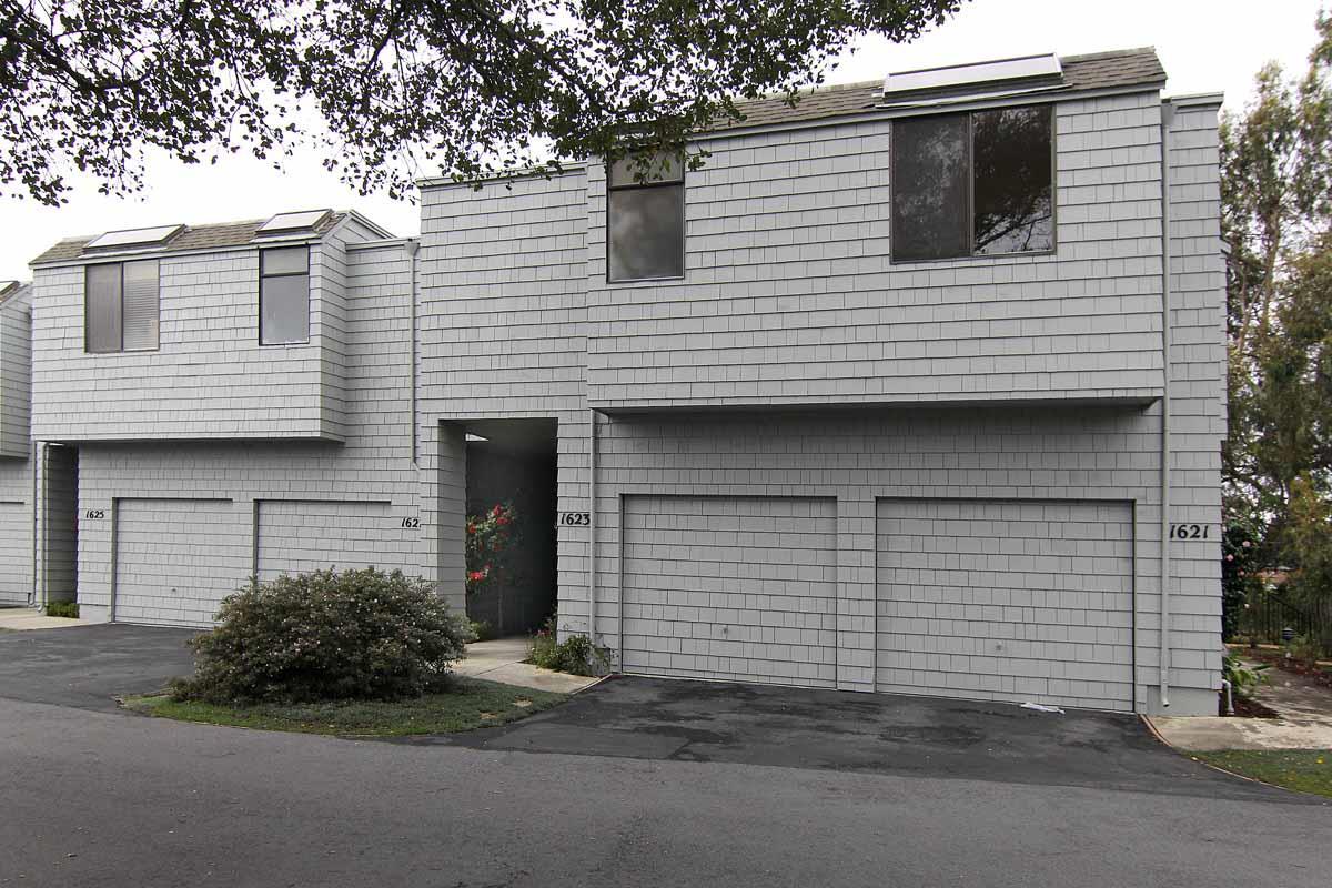 1623 Taylor Ln - Photo 1