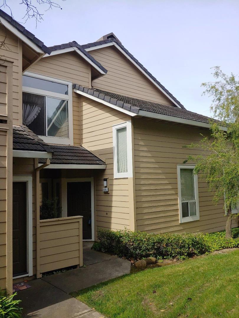 5265 Fairbanks Cmn - Photo 1