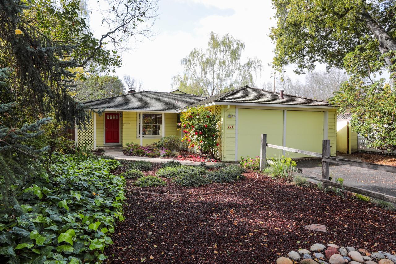 224 Hedge Rd - Photo 1