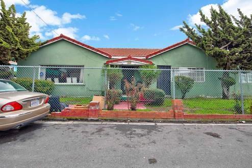 1630 Sunshine Ct - Photo 1