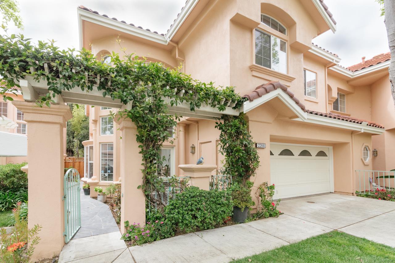 2208 Vizcaya Cir - Photo 1