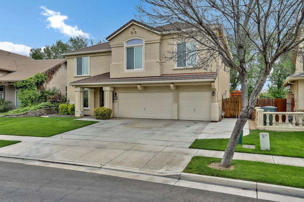 1668 Mahogany Dr - Photo 1