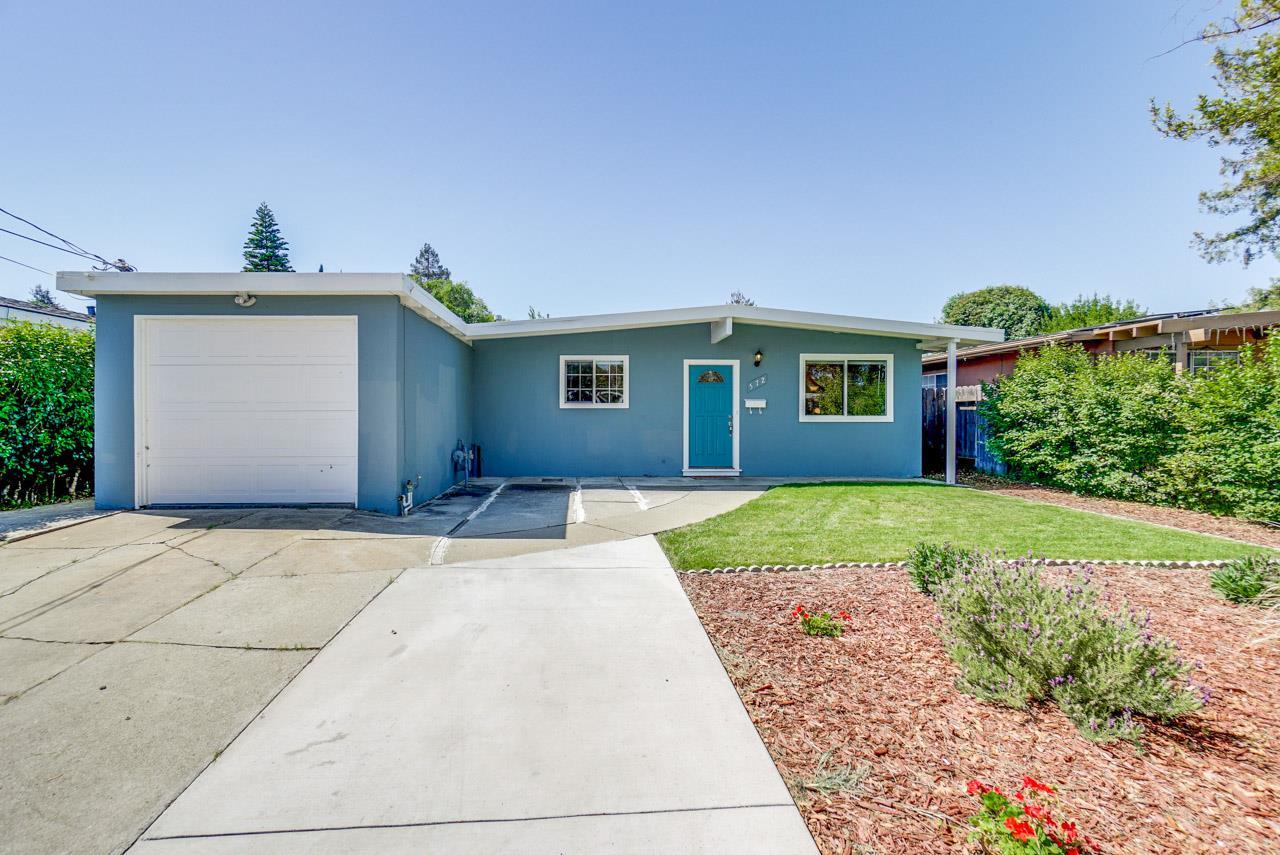 572 Duane Ave - Photo 1