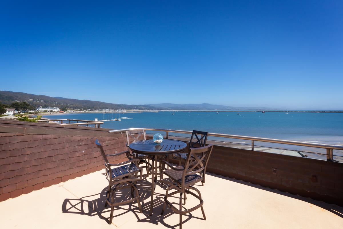 123 Ocean Blvd - Photo 1
