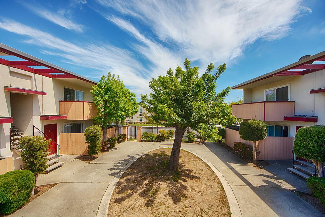 10161 Park Cir - Photo 1