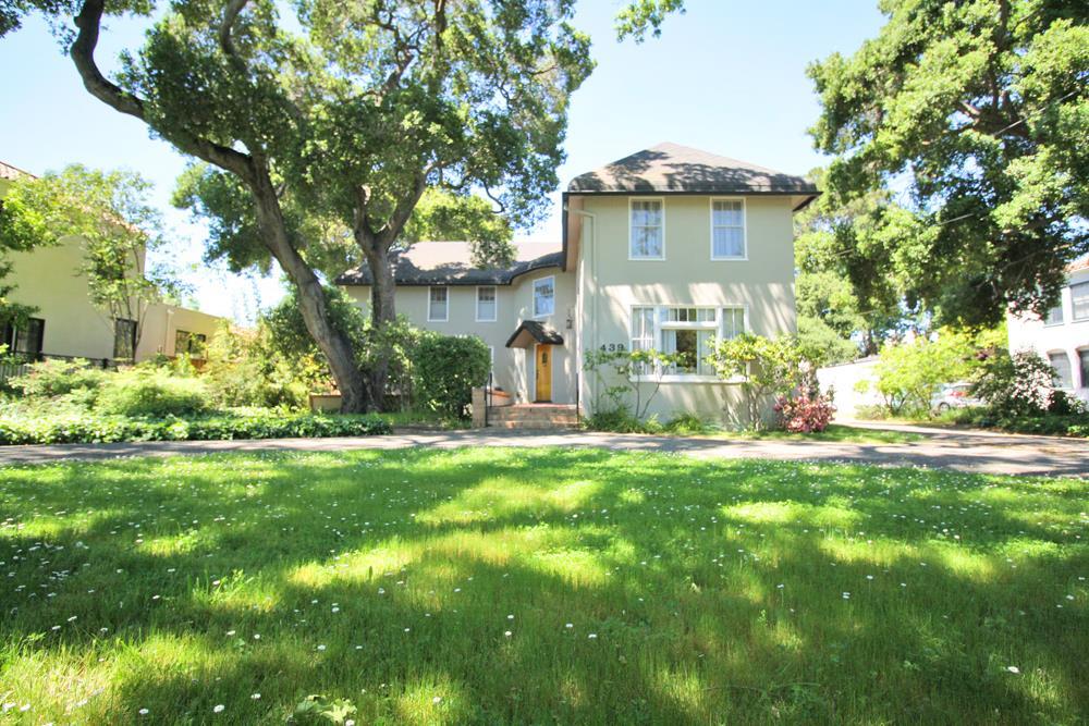 439 Lincoln Ave - Photo 1