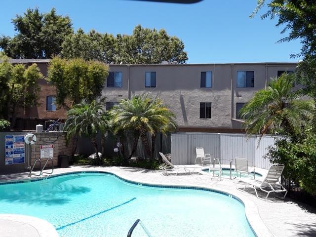 18316 Hatteras St 35 - Photo 1