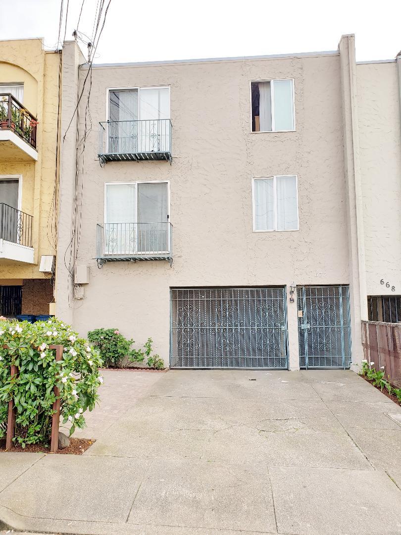 672 Villa St - Photo 1