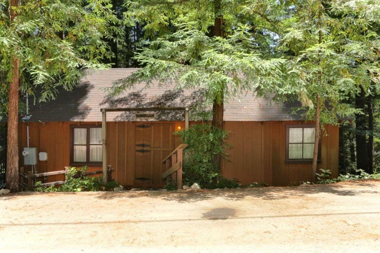 418 Hillside Dr - Photo 1