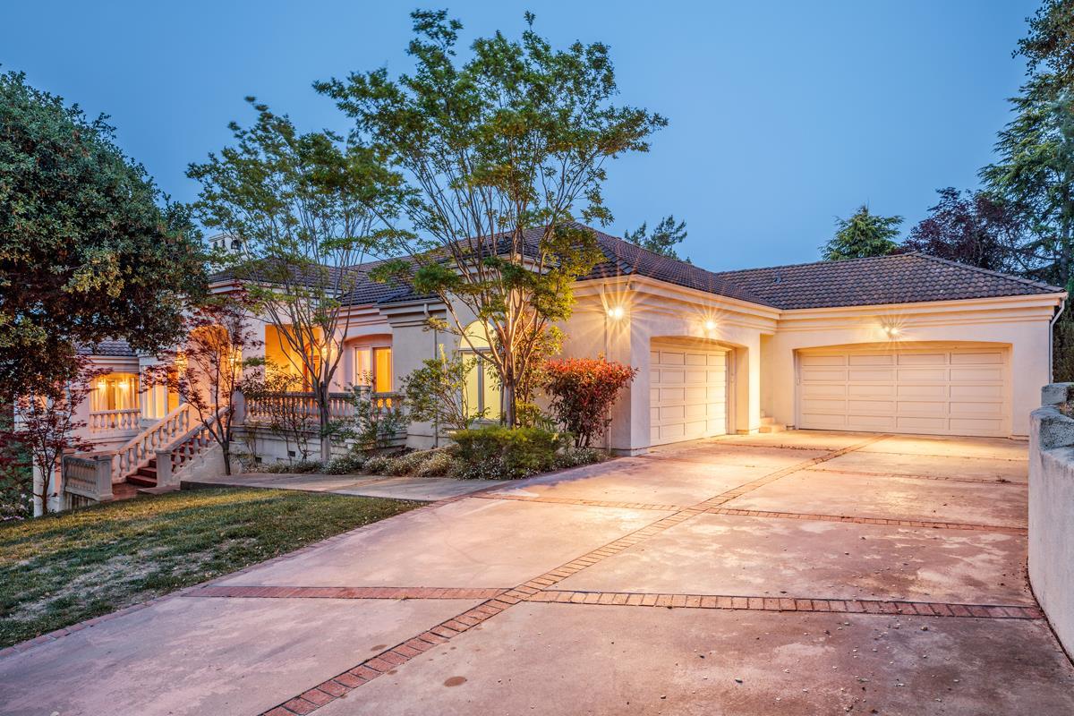 470 Santa Rosa Dr - Photo 1