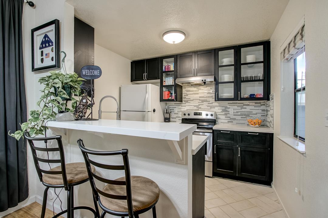 1407 Foothill Meadows Ct - Photo 1