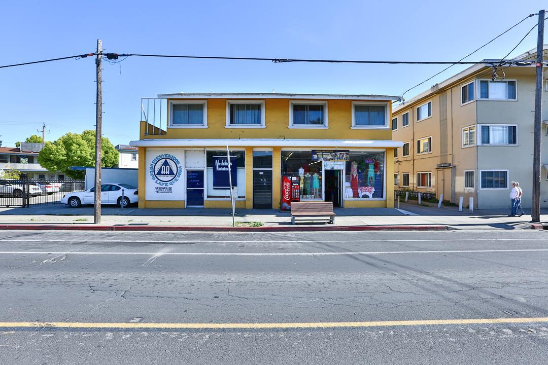 120 Graham Ave - Photo 1