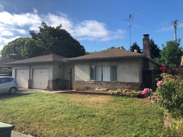 3572 Bennett Ave - Photo 1