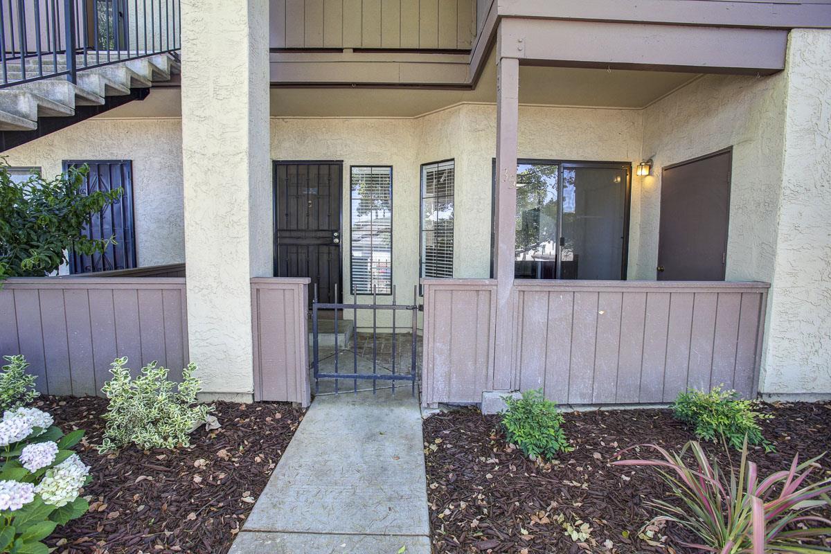 35 Kenbrook Cir - Photo 1
